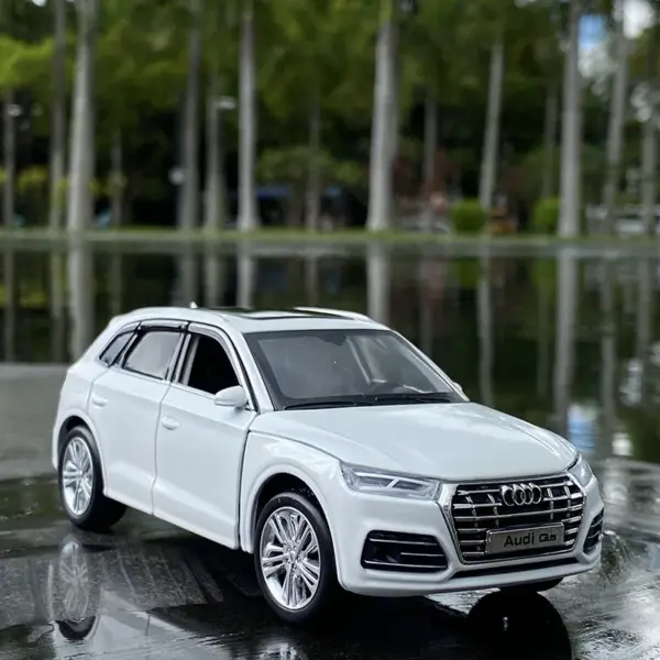 1:32 Audi Q5 Alloy Model Car - Image 9
