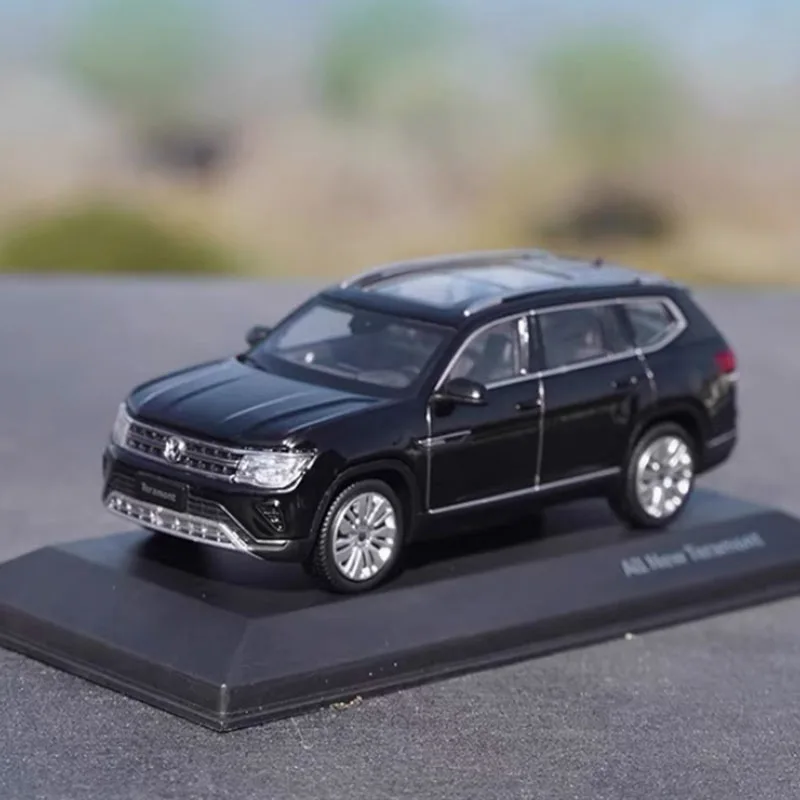 Diecast Alloy VW New Teramont Model 1:43 8 Diecast Alloy VW New Teramont Model 1:43 - Image 8