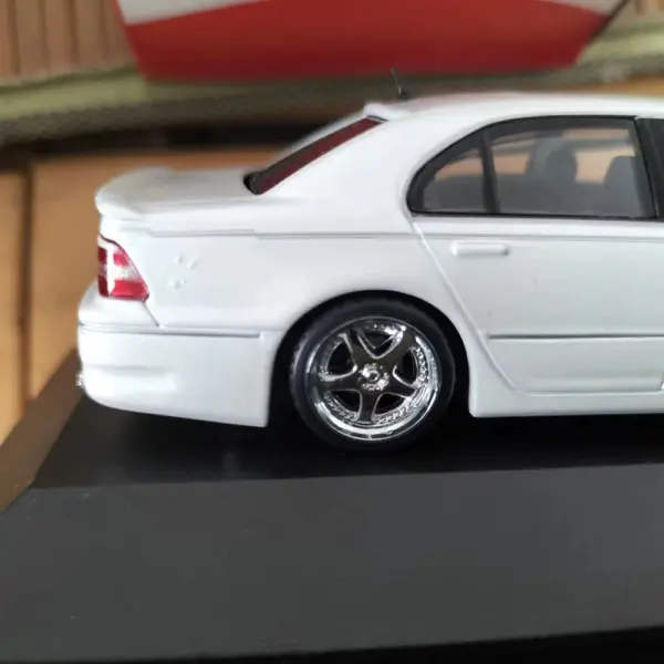 Diecast 1:43 Toyota UCF30 Celsior Model - Image 6