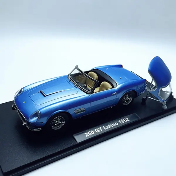 1:18 Scale Diecast Ferrari 250GT Roadster Model - Image 4
