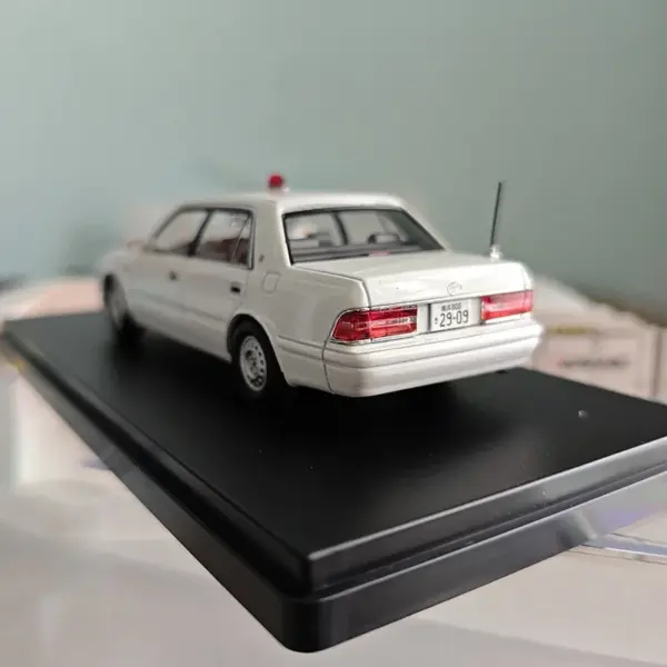 Diecast Toyota Crown Police Car 1/43 - Image 2