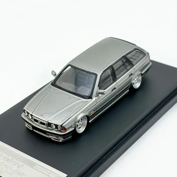 Mortal BMW 5 Series E34 1:64 Diecast Model - Image 7
