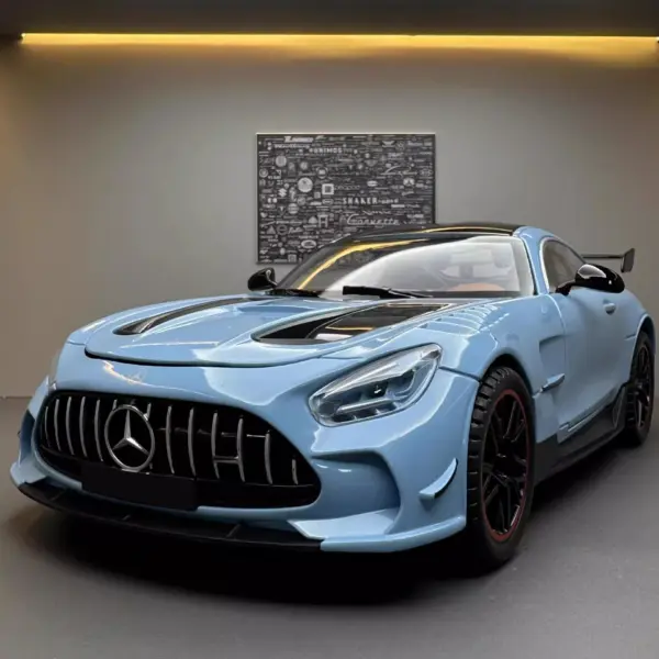 1:18 Mercedes Benz GTR Alloy Car Model - Image 5