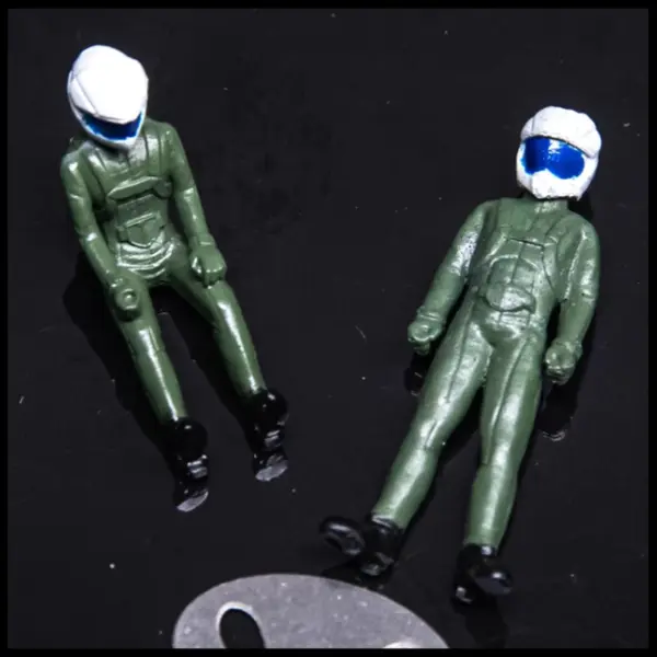 1:72 Modern Pilot Doll Model Set, 2 Figures - Image 5