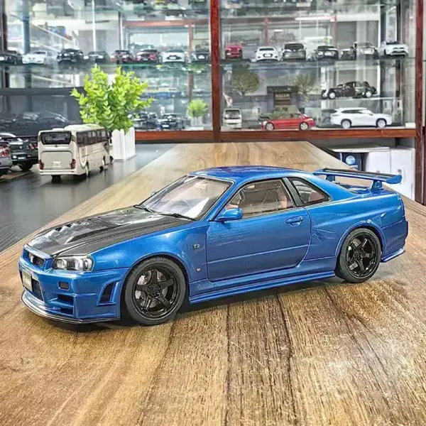 1:18 Nissan GT-R35 Nismo Model Car with Flaws - Image 8