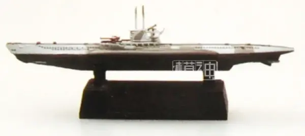 1/700 WWII German DKM U-boat Model Kit 87009 - Image 2