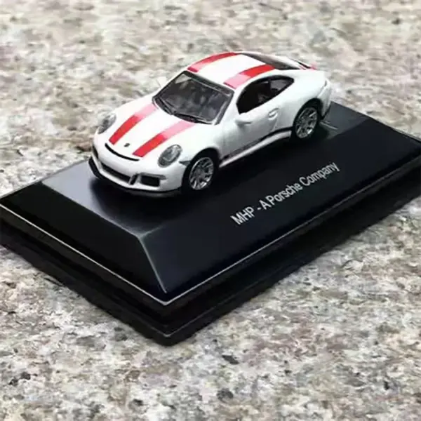 Diecast Porsche 911 R 924 Model 1:87 Scale - Image 5