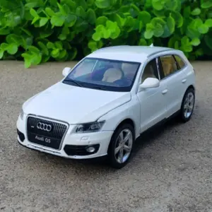 1/32 Audi Q5 Alloy Diecast Car Model 9 Sf4c47becf66a4c7d997dd6ef3a450bbdv