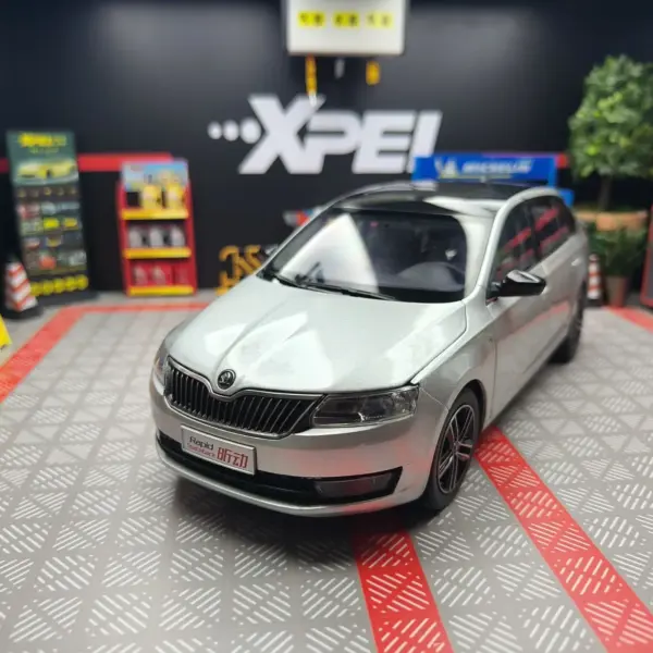 Flawed 1/18 Skoda Rapid Spaceback Diecast Model - Image 8