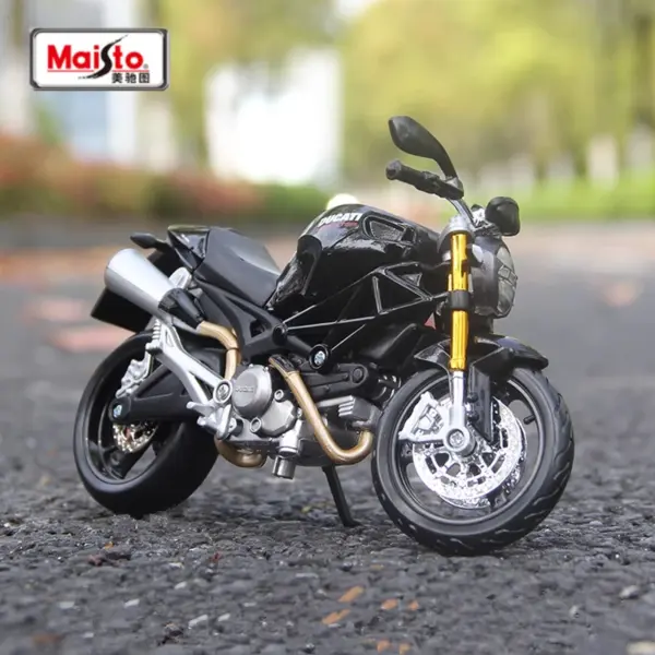 Maisto Ducati Monster 696 1:12 Diecast Motorcycle - Image 3