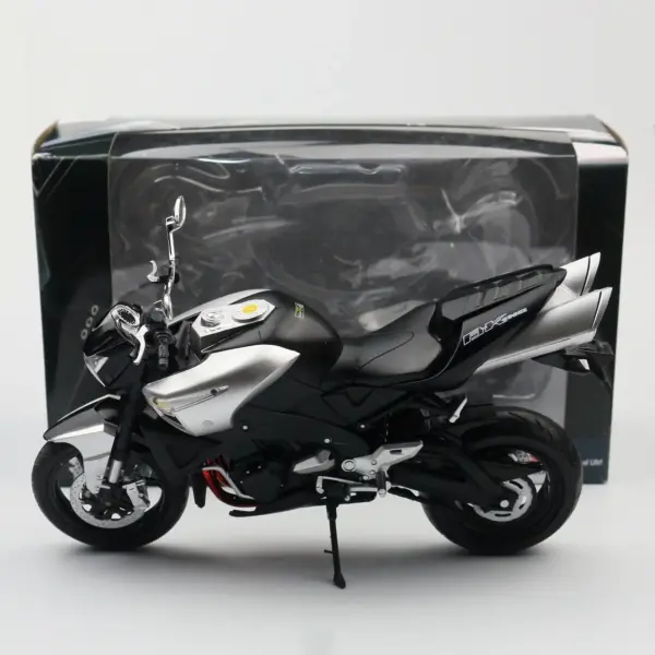 1/12 Scale Suzuki B-King Diecast Motorcycle - Image 7