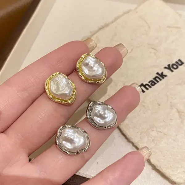 Geometric Pearl Stud Earrings for Elegant Style - Image 3