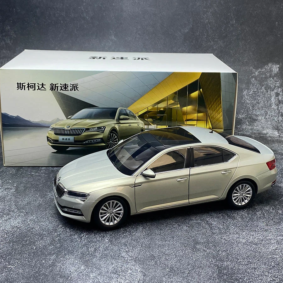 1:18 SKODA SUPERB Diecast Alloy Car Model 7 1:18 SKODA SUPERB Diecast Alloy Car Model - Image 7