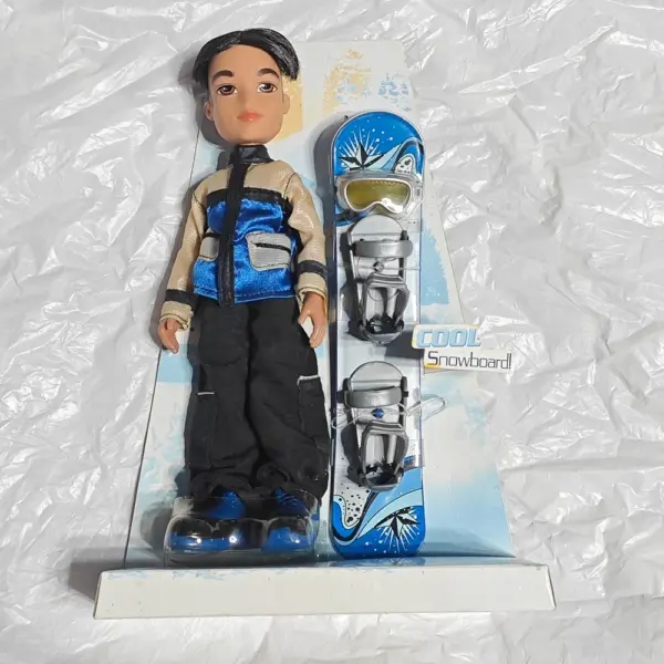 Bratz Boy Eitan Wildlife Safari Doll - Image 13