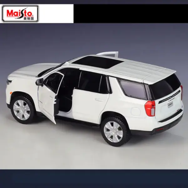 Maisto 1:24 Chevrolet Tahoe Diecast Model Car - Image 6