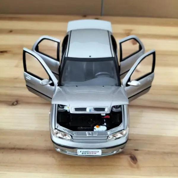 Flawed 1:18 Scale Fiat Siena Model Car - Image 6