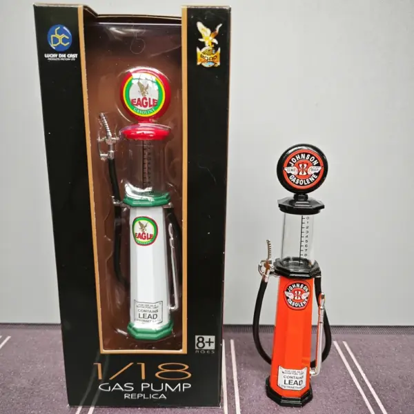1/18 Scale Gas Station Train Scene Model - Image 4