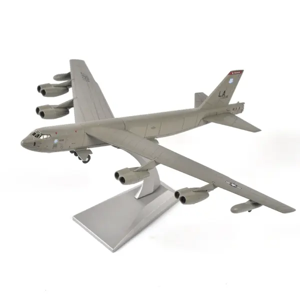1/200 Scale Diecast B-52 Bomber Aircraft Model - Image 6
