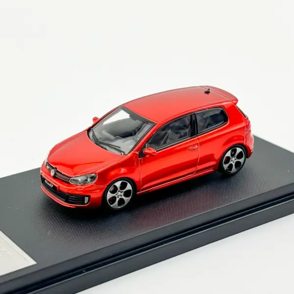 Maxwell 1:64 Diecast VW Golf GTI Mk6 Model - Image 9