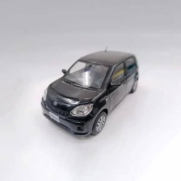 1:30 Scale Passo Alloy Hatchback Model Car - Image 10
