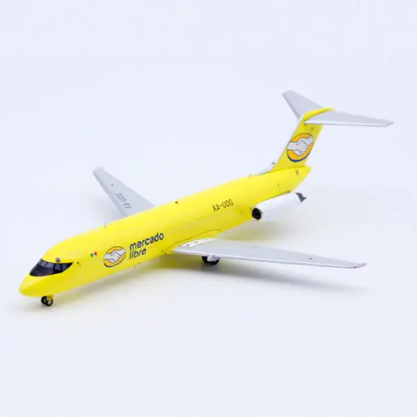 Limited Edition DC-9 Model Aircraft 1:200 Scale - Image 5