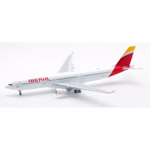 IF333IB0924 Iberia Airbus A330-300 Diecast Model - Image 4