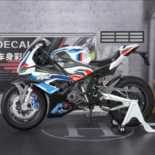 1/9 Scale Alloy Racing Motorcycle Model - Image 2