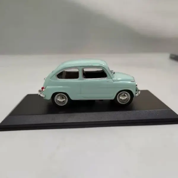Zastava 750 Vintage Classic Car Model 1:43 - Image 3