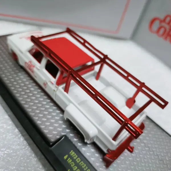 1:64 Scale Chevrolet GMC Classic Diecast Truck - Image 3