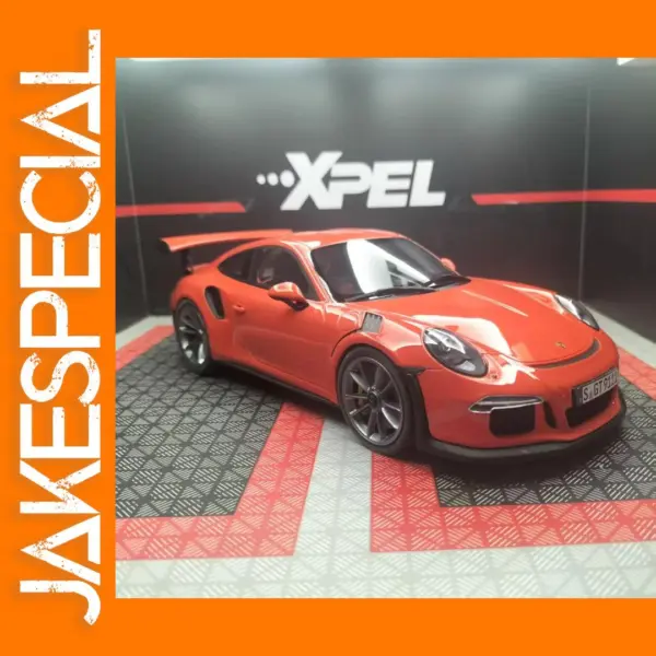 1:18 Scale Porsche 911 GT3 RS Model - Flawed