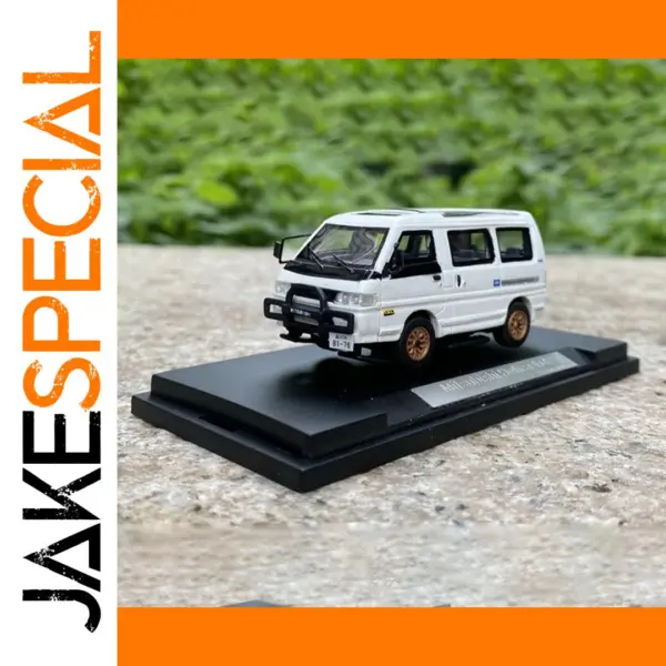1:64 Scale White Delica Van Diecast Model