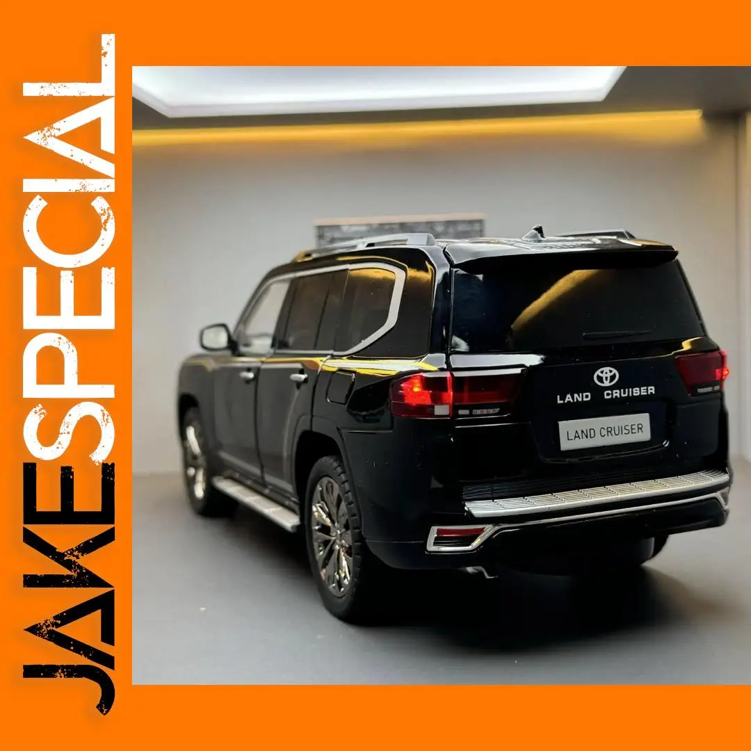 1/18 Toyota Land Cruiser LC300 Diecast Model 1 1/18 Toyota Land Cruiser LC300 Diecast Model