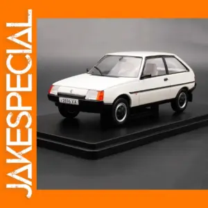 1:24 Diecast IXO ZAZ-1102 Tavria Model Car