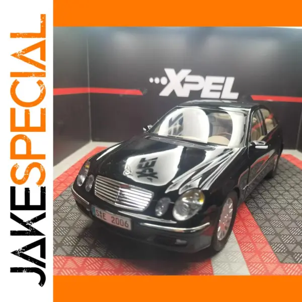 Benz E-class W211 1:18 Model with Flaws