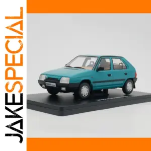 IXO 1:24 ŠKODA FAVORIT Diecast Car Model