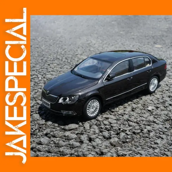 1:18 Scale Skoda Superb Diecast Model Car
