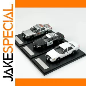 Ford CV Interceptor Victoria Crown Police Model 1:64 Static joué
