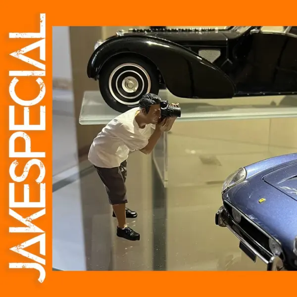 1:18 Scale Male Photographer Action Figure Model