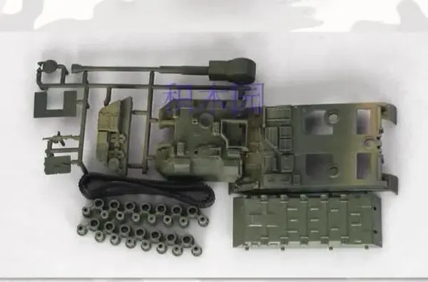 1:72 WWII Tank Model Kit for Collectors - Image 3