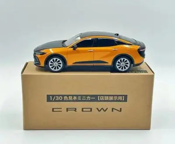 Diecast Alloy 1:30 Crossover Crown Black Car - Image 9