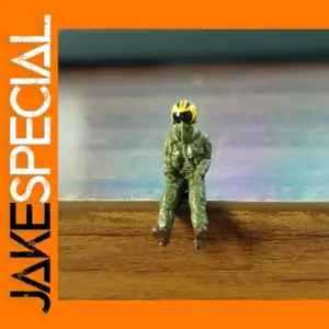 F-16 Fighter Aircraft Pilot 1:72 Model Figure