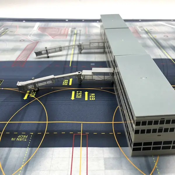 1/400 Scale Airport Support Vehicle and Tower Model Set - Image 2