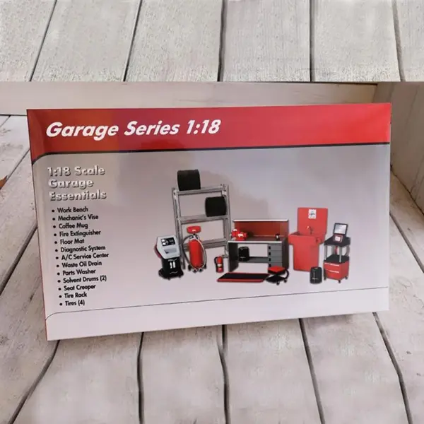 1:18 Garage Scene Car Repair Set - Image 3