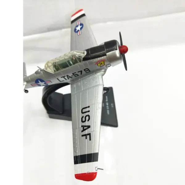 1/72 LT-6G American T-6 Texan Model Aircraft - Image 6
