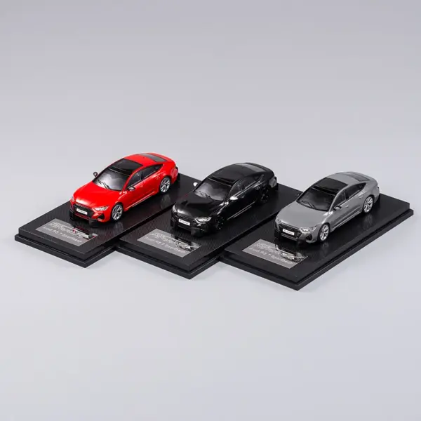 KengFai 1:64 RS7 C8 Diecast Model Car - Image 3