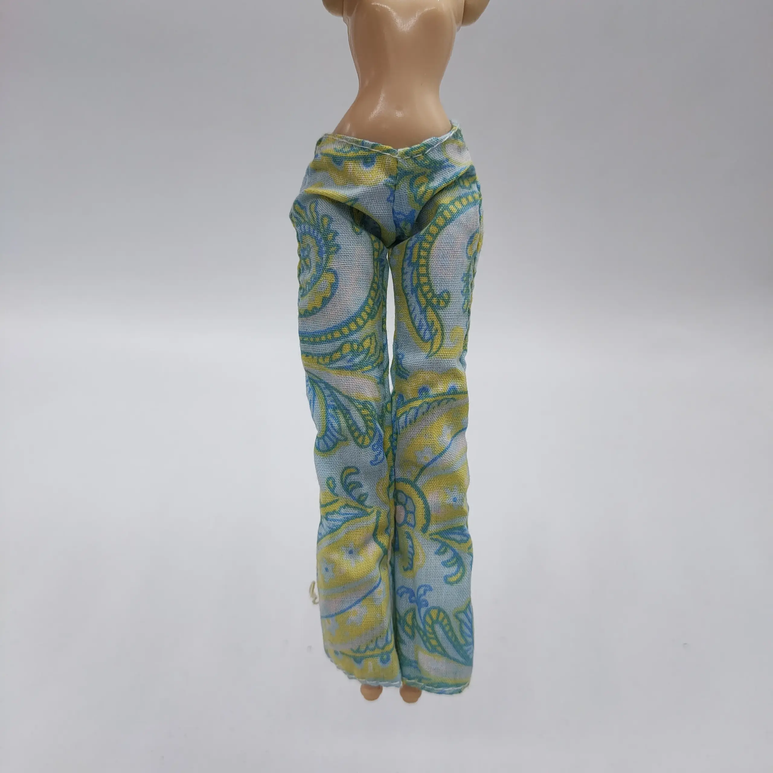 Casual Jeans for 30cm Bratz and Monster High Dolls 21 Casual Jeans for 30cm Bratz and Monster High Dolls - Image 21