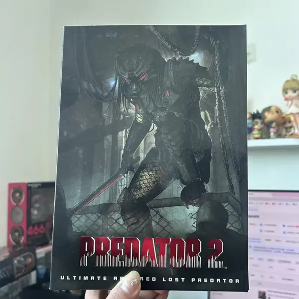 NECA Predator Ult. Armored Model Action Figure - Image 9