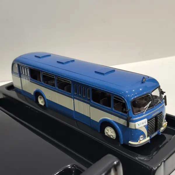 IXO 1:43 SKODA Bus 706 RO 1947 Collectible Model - Image 5
