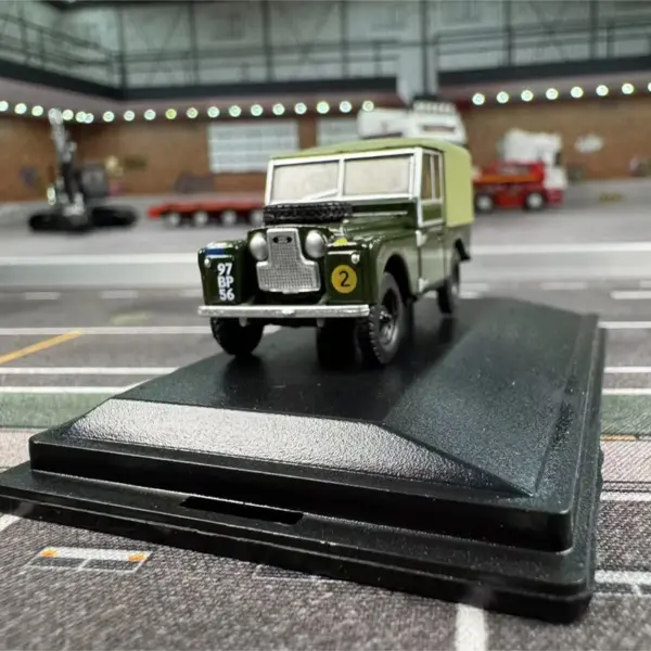 Oxford 1:76 Diecast Land Rover Military Jeep Model - Image 2