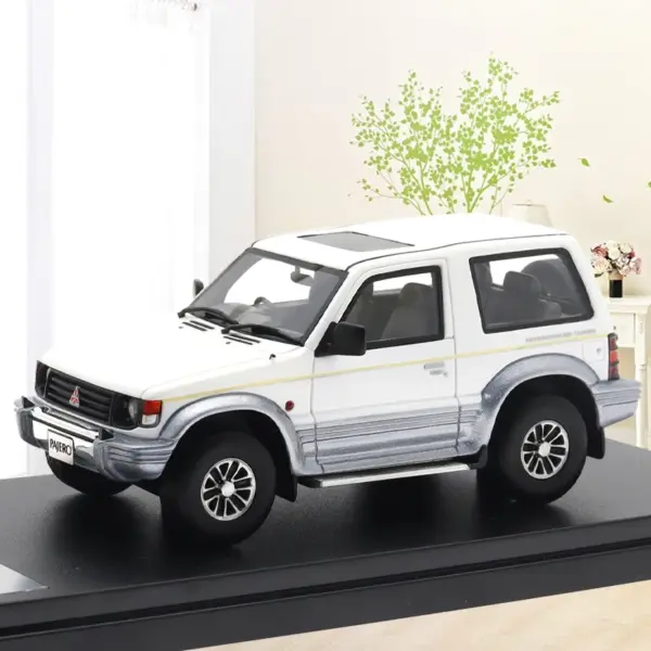 1/43 Mitsubishi Pajero Metaltop Wide XR-II Model Car - Image 6